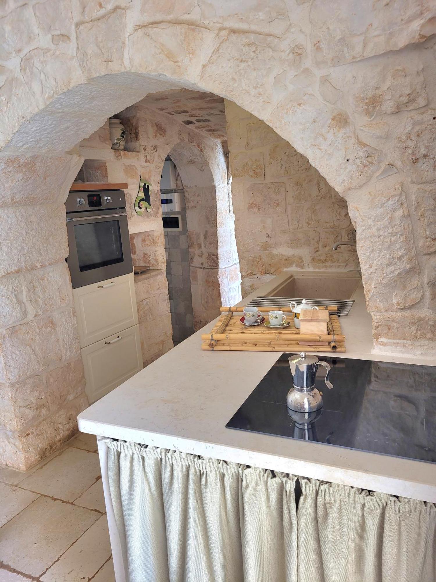Trullo Bosco Libero Ostuni Vila Exterior foto