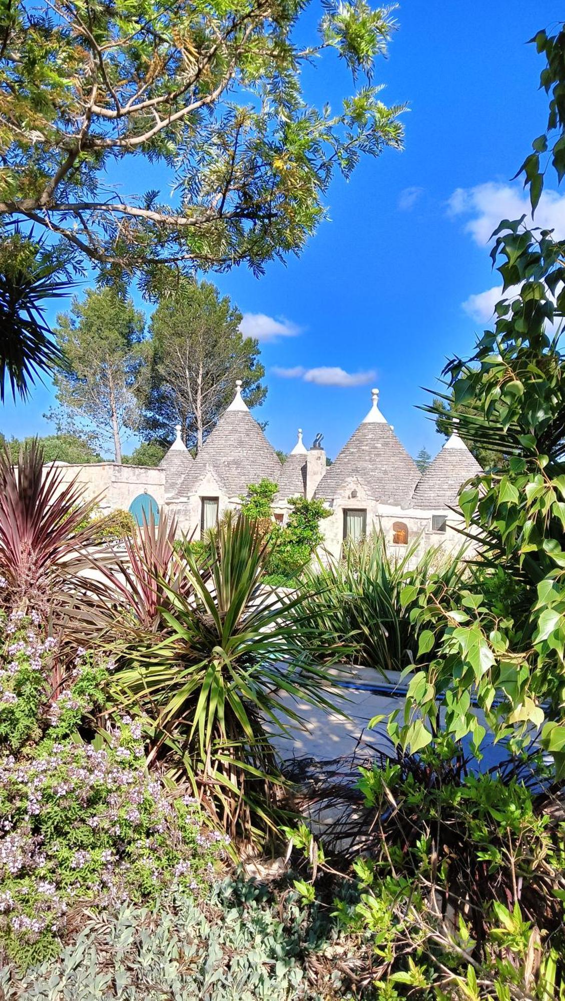 Trullo Bosco Libero Ostuni Vila Exterior foto
